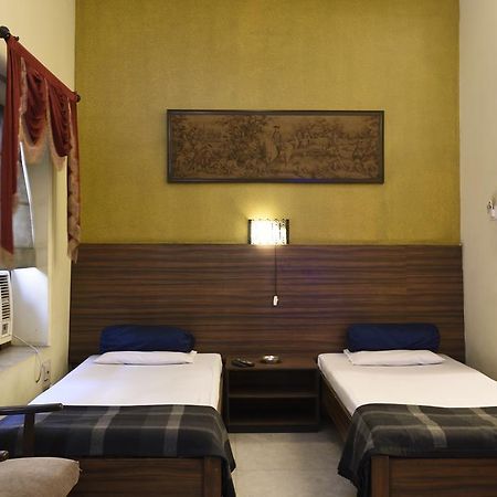 Hotel Esplanade Chambers コルカタ エクステリア 写真
