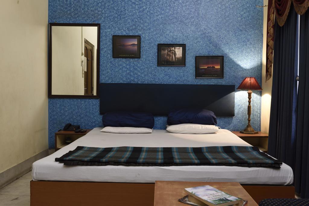 Hotel Esplanade Chambers コルカタ エクステリア 写真